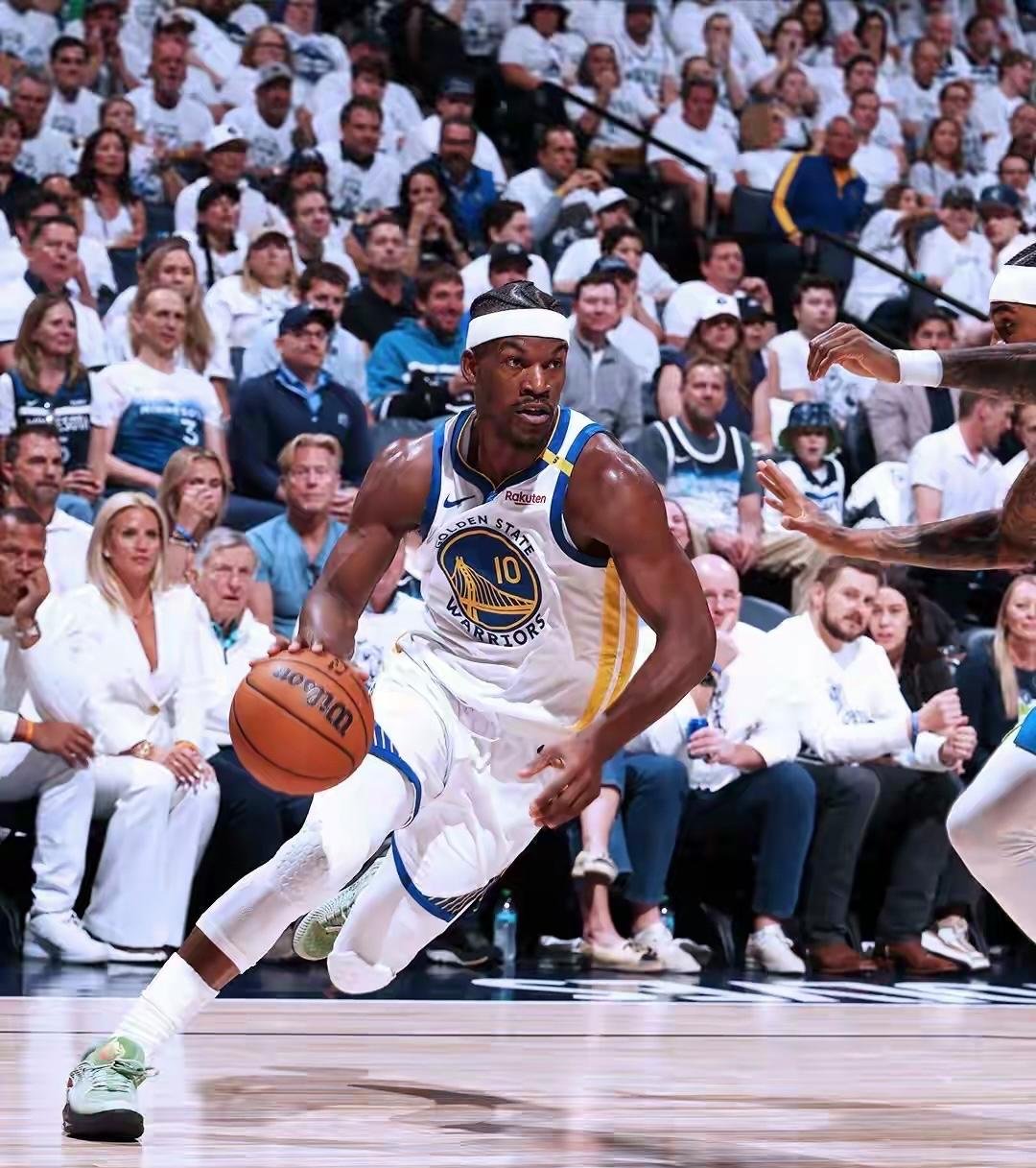 关于巴特勒新星重返赛场表现突出，快船前途光明！观众掌声雷动的信息九游体育