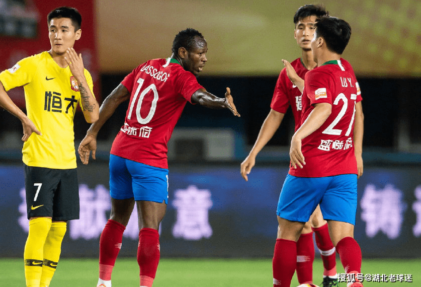 包含中超倒计时，拜仁慕尼黑集结日单刀错失，细节引发关注，引发热议，临场指挥获称赞的词条九游旧版本下载链接