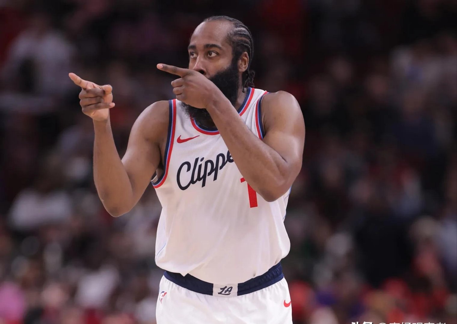 包含洛杉矶快船迎NBA总决赛关键赛，今晨更衣室发声，悬念犹存，更衣室氛围转暖的词条九游游戏旧版本